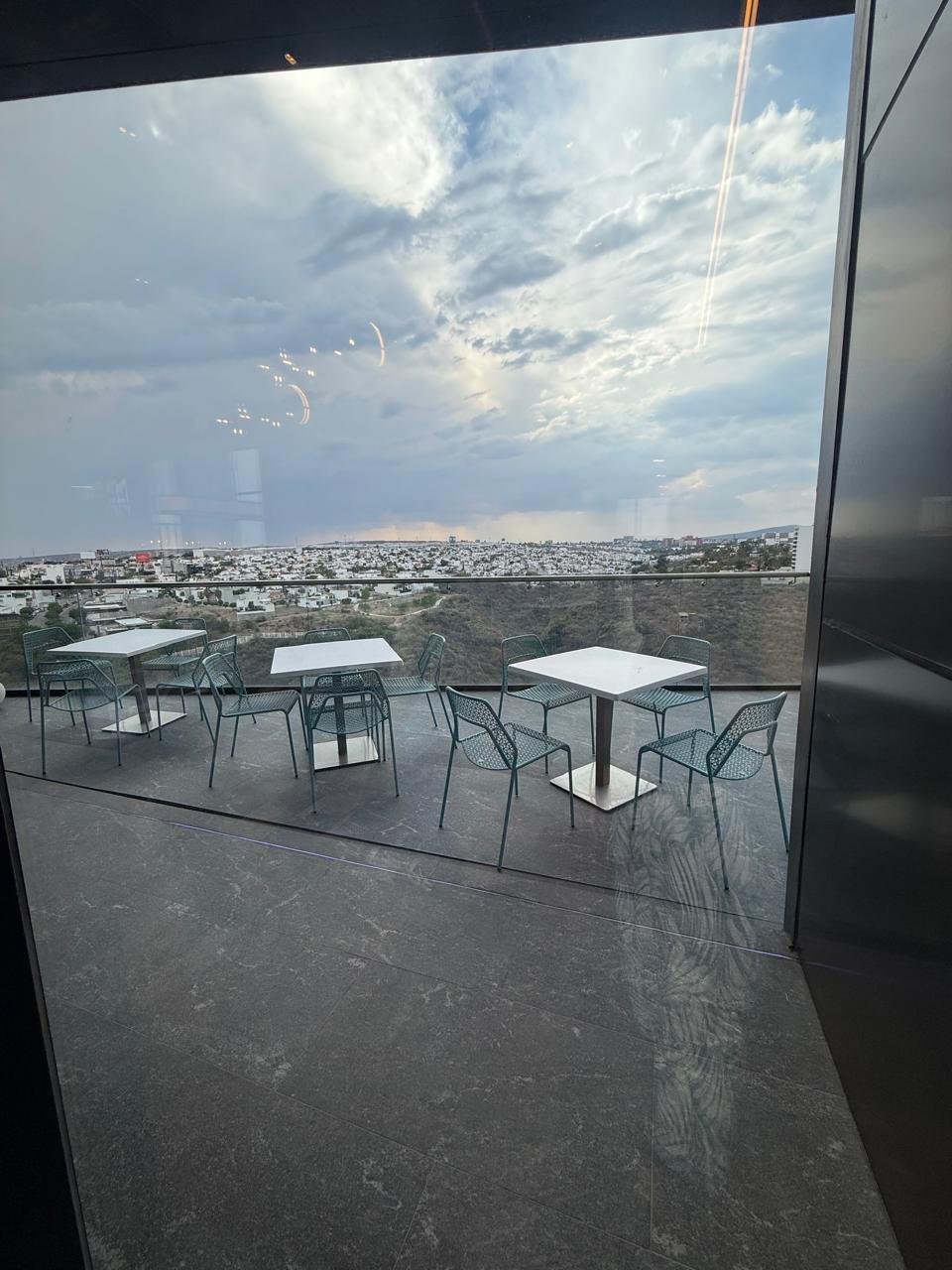 LEVEL Galería 13