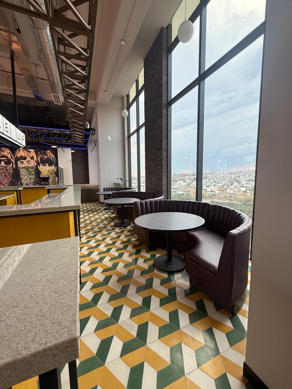 LEVEL Galería 14