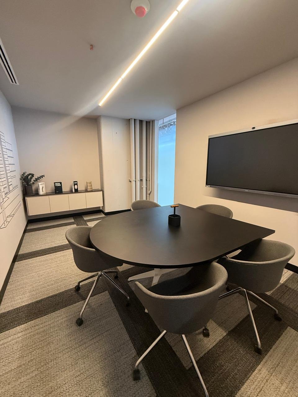 LEVEL Galería 18